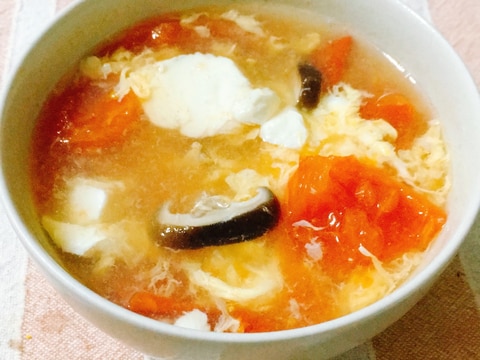 トマトと豆腐の酸辣湯風スープ